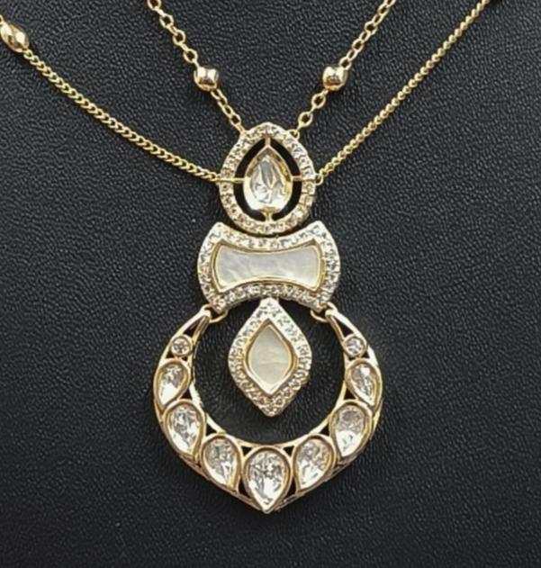 Pachi Kundan N Mop Chain Pendant Set