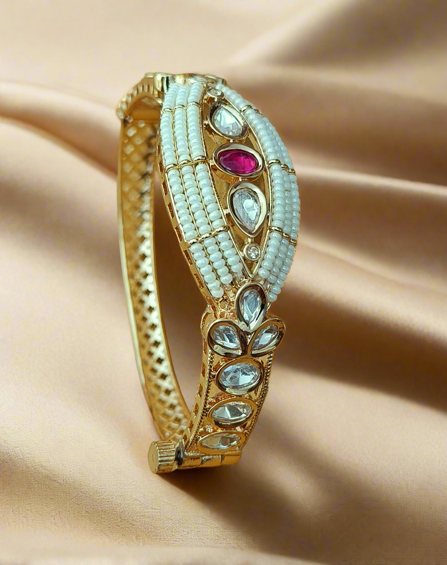 Brc25 44s pearl n kundan traditional bracelet