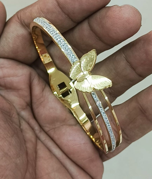 Brc25 61s openable bracelet with butterfly motif