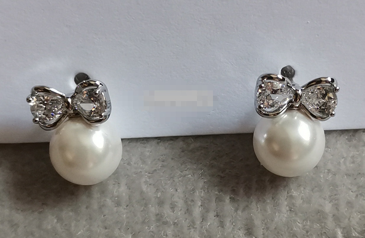 Ear25 298