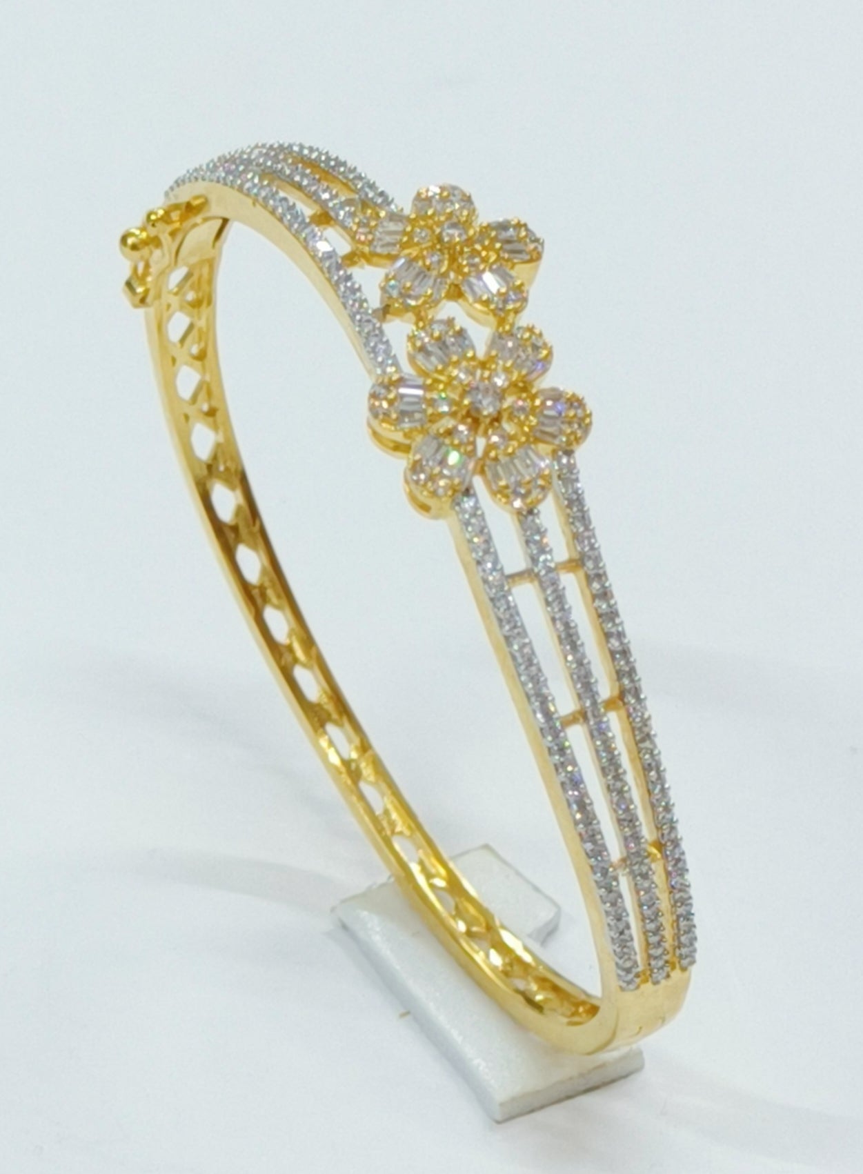 BRC00 349s AD flower bracelet