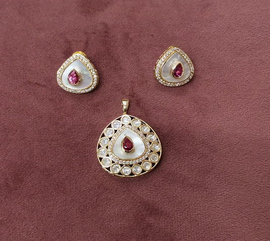 Pds25 55s "Ruby Radiance: Timeless Teardrop Jewelry Set"
