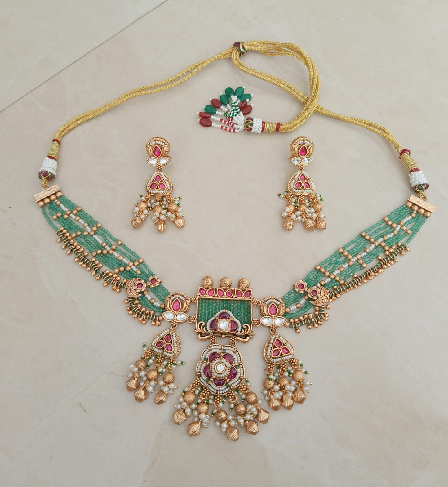 Nck25 266 Ornate Rajwadi Meenakari & Green Bead Heritage Choker Set