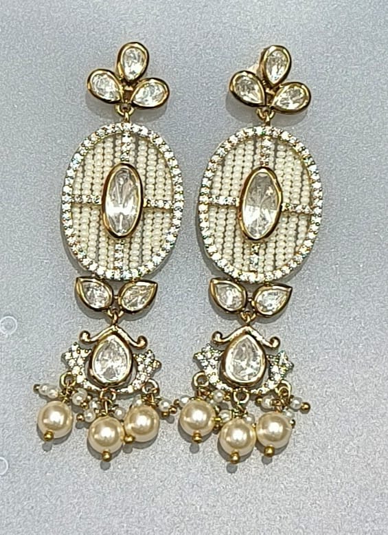 Ear25 246