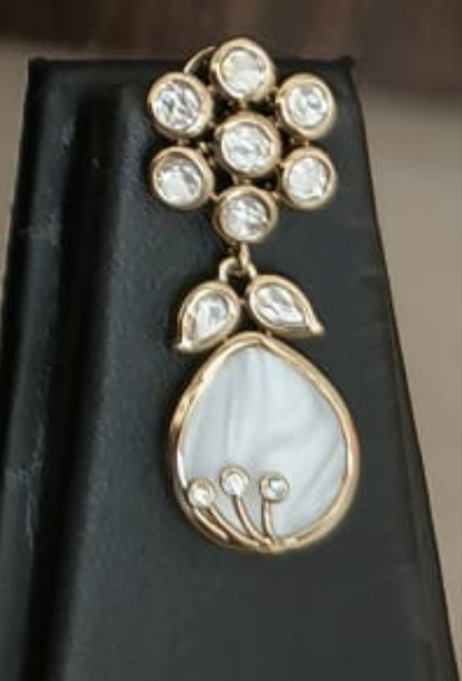 Nck25 244 Elegant Mother-of-Pearl & Polki-Style Drop Necklace Set