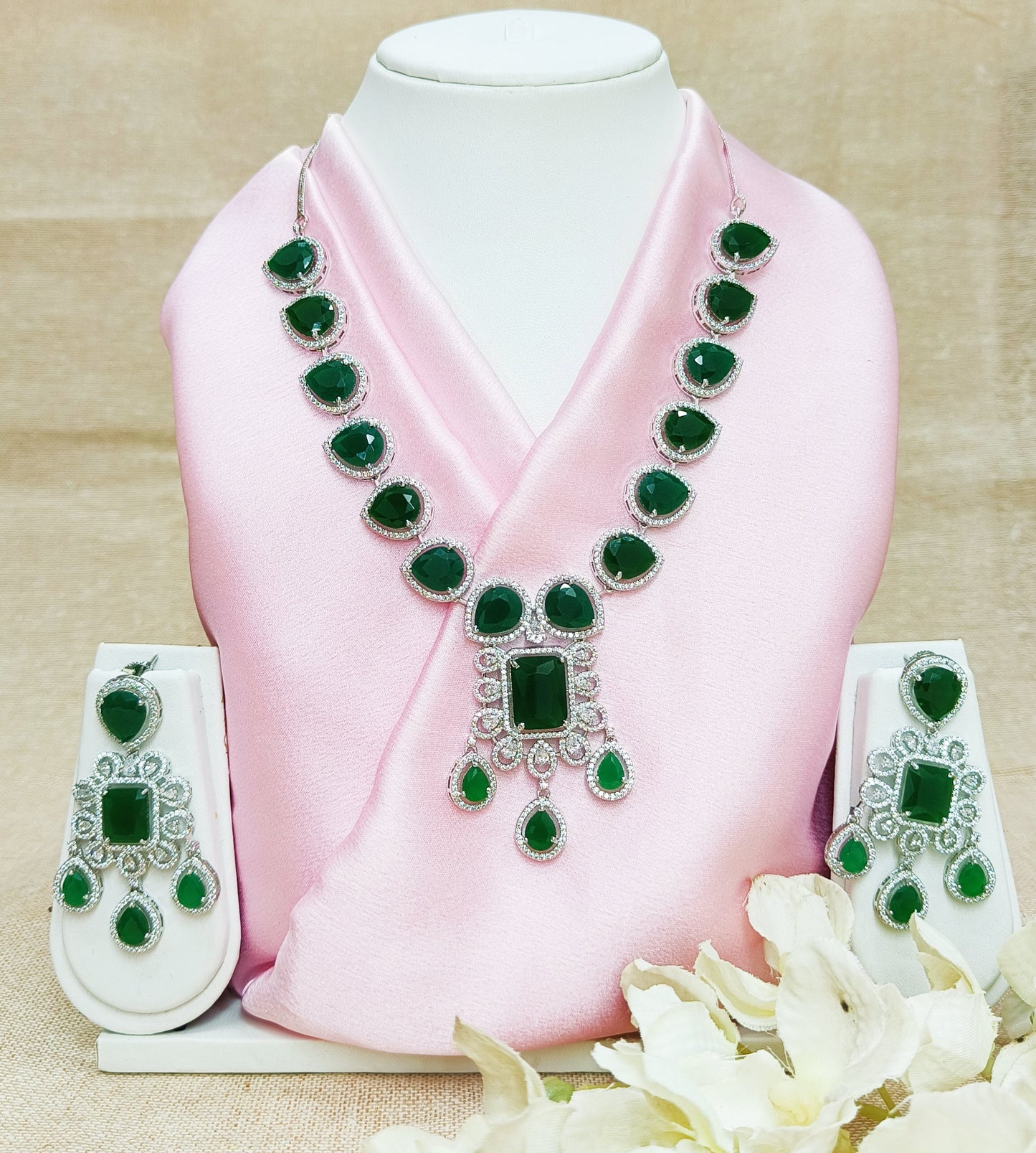 Large green emerald necklase set