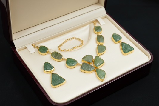 TURQUOISE GREEN NATURAL GEMSTONE NECKLACE