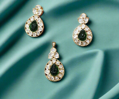 Pds25 56s pachi kundan Pendant set with emerald motif