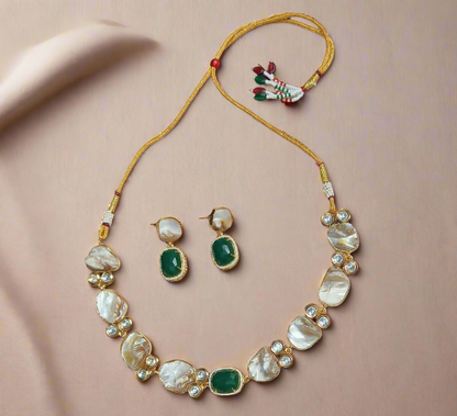 Nck25 268 Contemporary Baroque Pearl & Emerald Green Stone Necklace Set