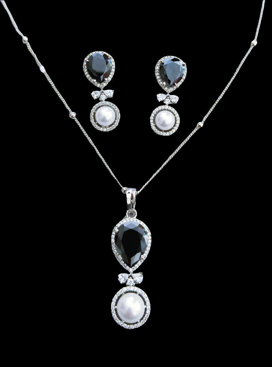 Cpds00 465s Rhodium plated chain pendant set with black n pearl