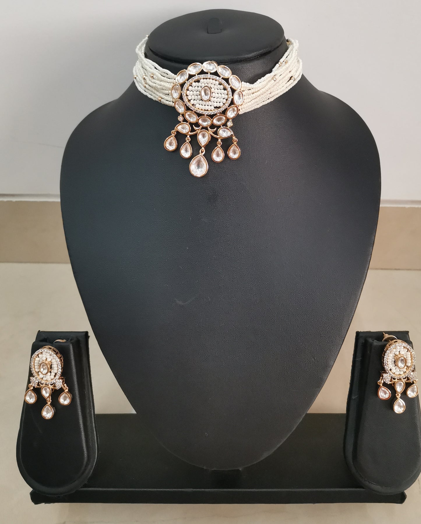 Nck25 225 Gracious Pearl & Kundan Pendant Choker Set