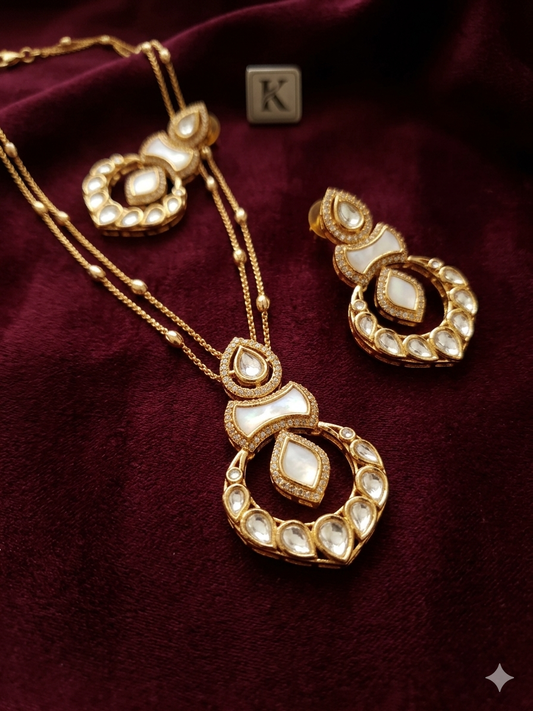 Pachi Kundan N Mop Chain Pendant Set