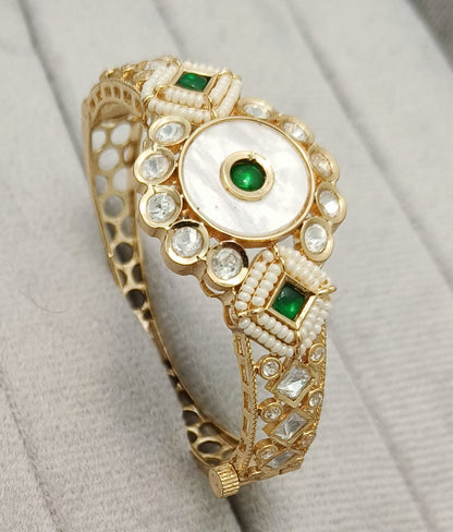 Brc25 46s Mother of pearl traditional bracelet